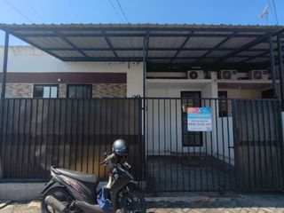 FOR RENT RUMAH SIAP TINGGAL STRATEGIS DI NEW GREEN HILL SURABAYA KOTA MA 456