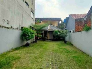 Rumah 1,5 Lantai hitung harga Tanah  dekat Perkantoran dengan Halaman depan dan Belakang luas, SHM di Kebagusan