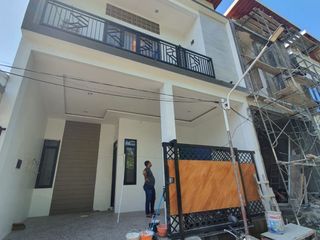 RUMAH KOST LARIS   BUMI MARINA MAS JL KEMBAR BESAR  TER LARISSSS   DI KELILINGI KAMPUS TERNAMA ITS DAN HANG TUAH