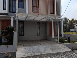 Rumah 2 Lantai Lokasi Strategis Palem Lestari Jatisampurna Bekasi