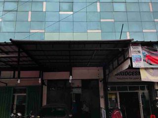 Disewakan/Dijual ruko 3 lantai di Raya Pekayon Bekasi Selatan