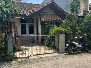 dijual ruamh tua murah di arinda permai 1 pondok aren tangerang selatan