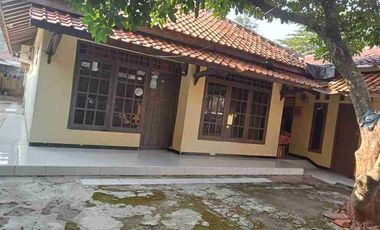 Rumah + Kontrakan 8 Pintu, Lt. 667 m, Dekat Pintu Tol Sadang, Purwakarta.
