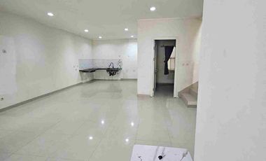 Jual Suvarna Sutera 7x 17  2 lt sudah renov full bangunan