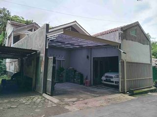 Rumah 2 lantai bagian belakangnya, sejuk, cocok utk pensiunan di Moyudan, selatan pasar Godean, barat pasar Menulis, Museum Soeharto