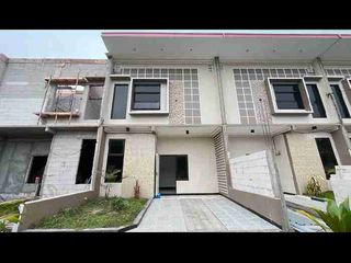 Rumah 2 lantai Mojokerto