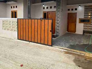 Lokasi pinggir jalan free canopi dan AC..