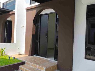 Rumah minimalis perbatasan Surabaya