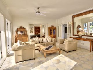 VILLA LUXURY MEWAH FURNISHED SIAP HUNI BIG GARDEN SANGAT BAGUS DI CANGGU