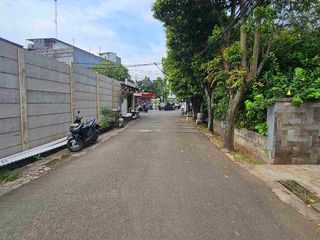 DIJUAL RUMAH TUA HITUNG TANAH SAJA DI VETERAN BINTARO