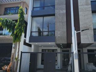 FOR SALE: Modern 3-Storey 4BR Home in AFPOVAI Phase 2, Taguig