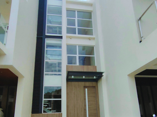 Townhouse for Rent - M Residences, Capitol Hills, Quezon City / 90sqm / P100K Monthly