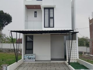 Dijual Rumah Modern 2 Lantai , Super Strategis, Fasilitas Lengkap,