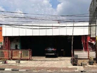 Disewakan Ex Bengkel Aktif Cocok Untuk Showroom, Gudang Lokasi Strategis Di Jl Pramuka, JakartaTimur