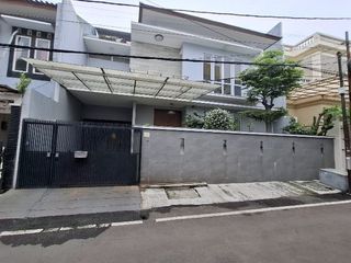Rumah Cempaka Putih Tengah Model Minimalis LT 202 LB 325 Rapi dan Siap Huni