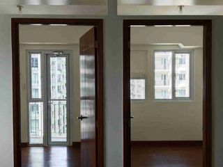 2 BR in Pasay Near Moa for only 5.6M