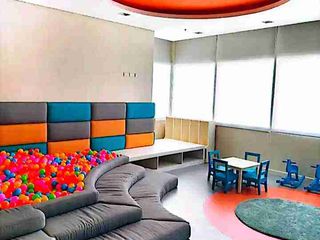 3BR In QC. w/Parking including in Price Near Robinsons Magnolia