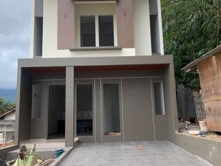 rumah 2 lantai 600 jutaan di bandung timur free kitchenset