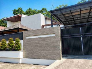 Rumah full furnished dua lantai siap huni dekat BSB