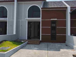 Rumah minimalis Perbatasan Surabaya lokasi strategis Deket Poletekhnik 5 menit ke raya merr