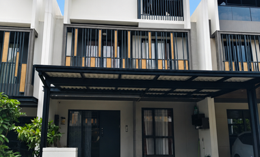 Rumah Strozzi Symphonia Gading Serpong 3 Lantai Renovasi Total, Attic Room & Full Kitchen Set