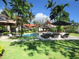 Dijual Villa Mewah Seminyak Freehold Dekat Pantai dan Beach Club
