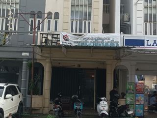Di Jual Lelang Ruko 3 Lantai di Komplek Ruko Horison Grand Serpong, Blok B, Kelurahan Panunggangan Utara, Kecamatan Pinang, Kota Tangerang