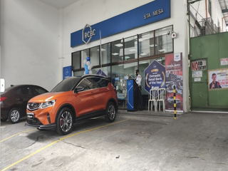 Income generating commercial property for sale along Araneta Avenue