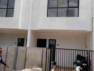 Rumah mewah 2lantai KPR tanpa DP depan graha raya