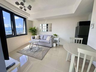 Few steps to SM JMall Fully furnished 1-Bedroom Condo for sale in Mandaue City Cebu
