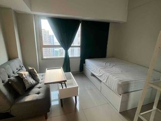 Disewakan Studio Semi Furnish Apartemen The Springlake View Summarecon Beksi