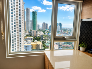SPACIOUS 56 SQM 1-BEDROOM WITH PARKING IN ORTIGAS CBD | WALK TO MEGAMALL & SHANGRI-LA | ₱35K ONLY