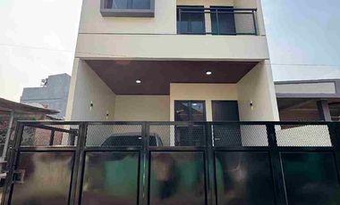 Di jual rumah baru minimalis mewah kokoh di pondok kacang timur Tangerang selatan