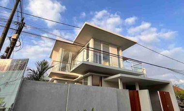Dijual/Disewa jangka panjang Villa Baru di Sanur