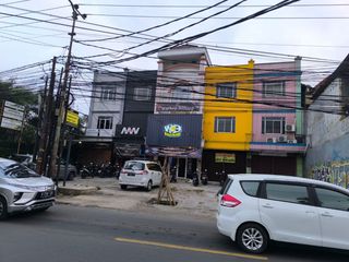 Disewa Murah Sawangan Raya No 33 Depok Ruko Bagus 3.5 LT Uk 5 X 15 Meter Strategis di Sawangan Depok Dekat Exit Tol Desari