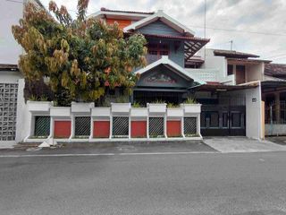 Dijual rumah 2 lantai di karangasem solo