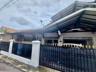 Rumah Tebet Barat Jakarta Luas Garasi 3 mobil