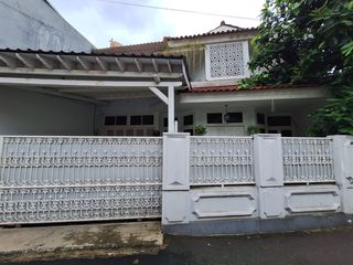 Rumah 2Lt di Tebet Utara, Selangkah ke Stasiun KRL Tebet dan LRT Cawang