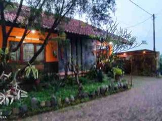 Rumah Rasa villa di cigadung Bandung