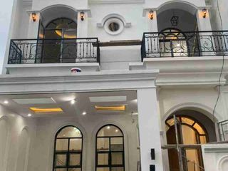 rumah american clasik siap huni