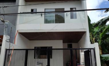 Munting Dilaw Antipolo 3 Storey Single Single Attached House & Lot near Felix Ave RG