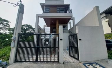 Mambugan Antipolo Single Attached House And Lot 3-4 Car Garage near Xentro Mall RG
