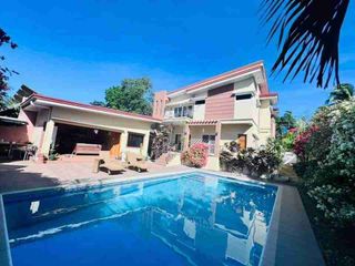 5 Bedrooms Beach House with Pool for sale and for rent