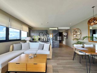 Furnished 1 Bedroom Corner Unit at The Reef for Rent