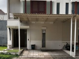 Disewakan Rumah baru renovasi full total Grand Harvest - Belvoir wiyung surabaya barat