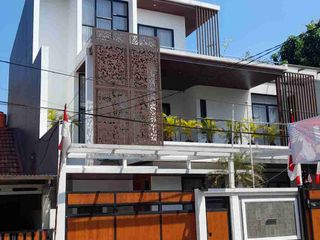 Rumah Dijual 3 Lantai SHM di Pamulang Estate Dekat TOL Pamulang Ciputat Cinere dan UNPAM Tangerang Selatan