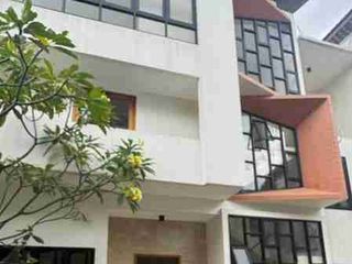 Dijual Rumah Cluster Design Modern lokasi strategis di Jakarta Selatan