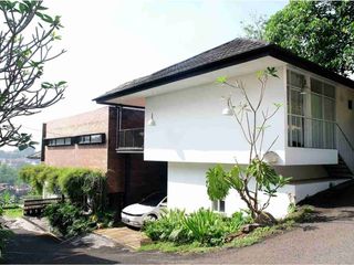 Rumah Asri Sejuk Villa Cikutra Bandung Harga Nego
