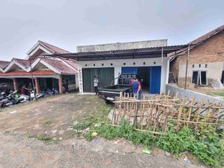 jual 2 ruko depan sekolah dan usaha penitipan motor