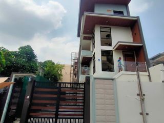For Sale! Brandnew Santa Mesa Townhouse with 3 Car Park -AJCM